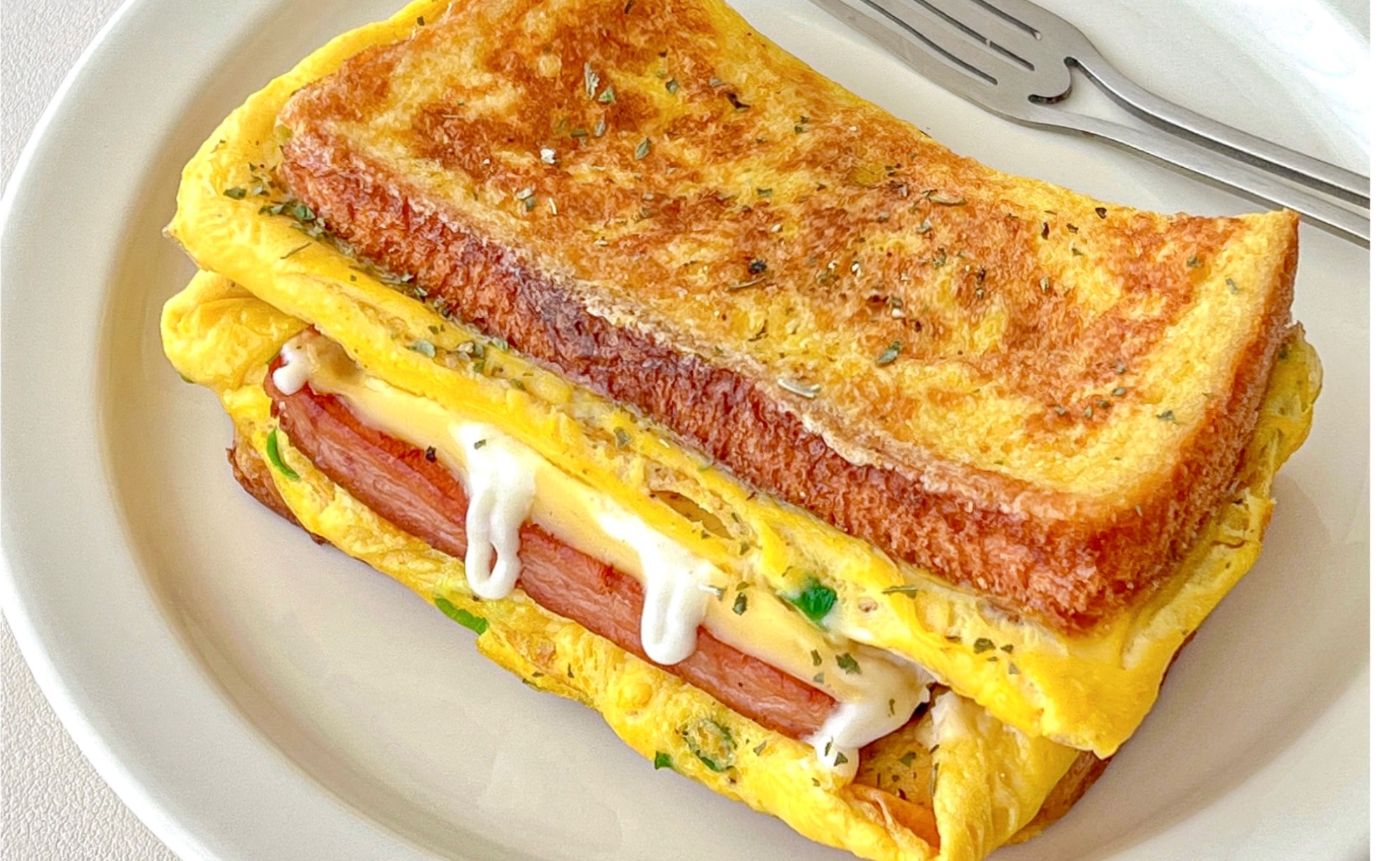 30分鐘早餐｜火腿蛋吐司Ham and egg sandwich+起司和乳酪-味道更濃郁~ - Evelyn旅行生活扎記