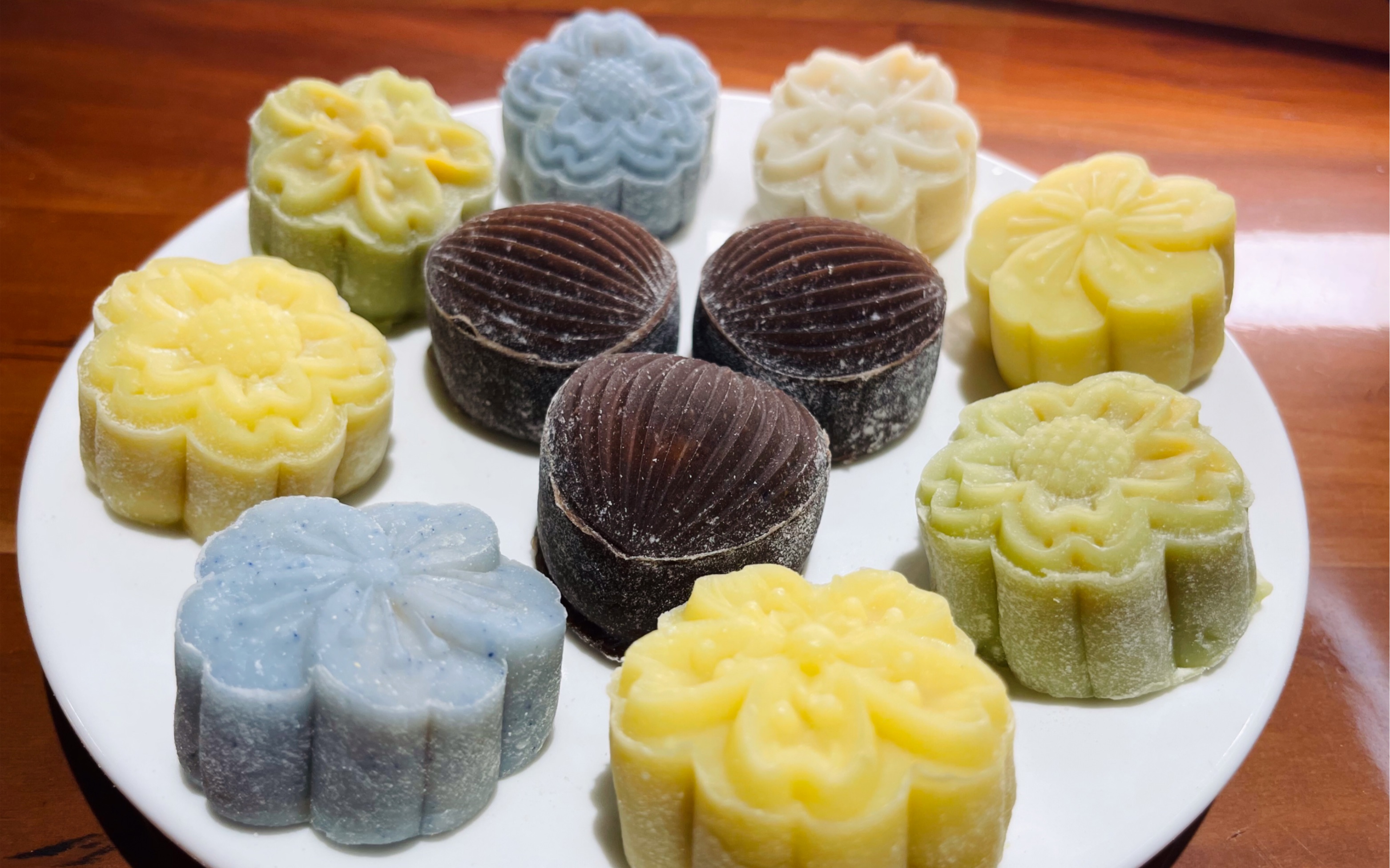 杨枝甘露冰皮月饼