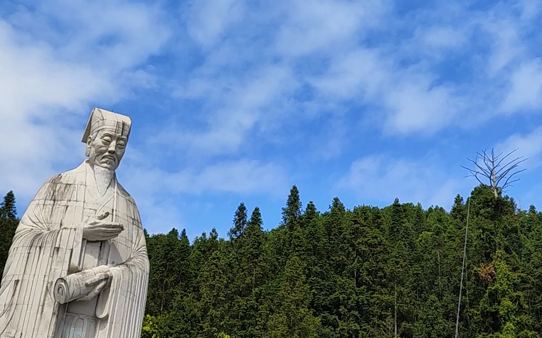 武夷山五夫镇朱熹百米石像