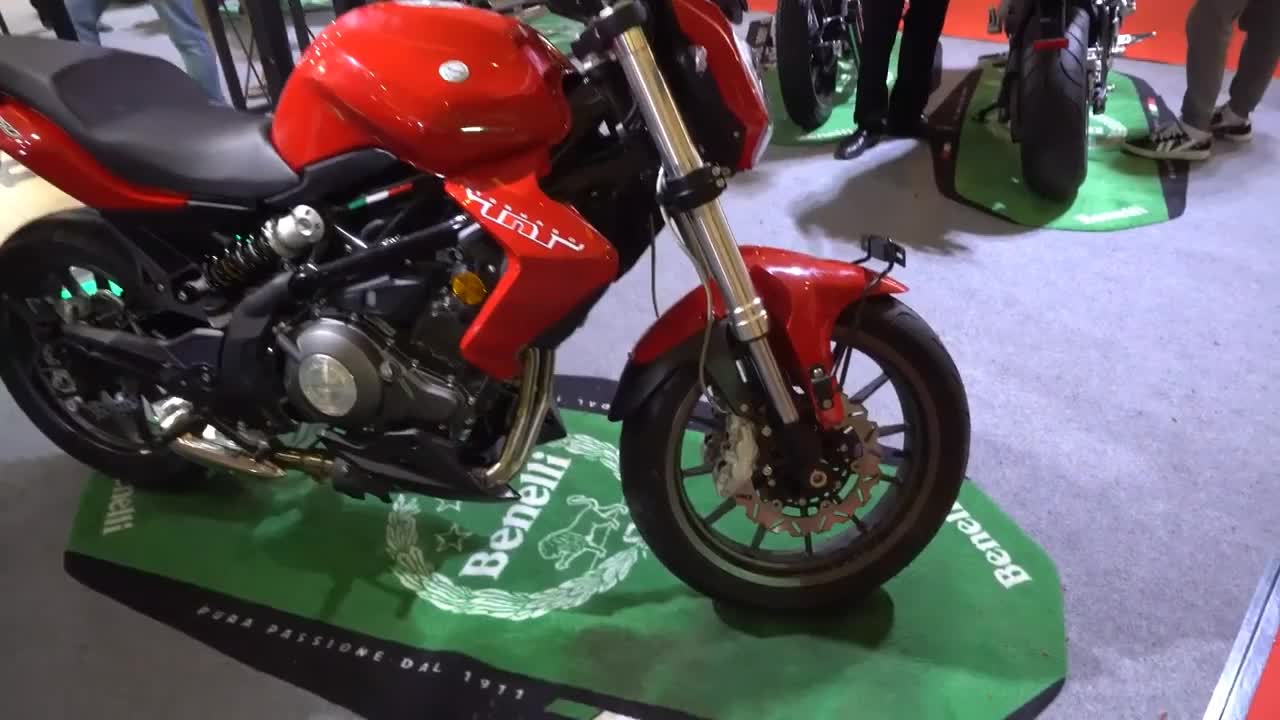 外国车展上的贝纳利 tnt250