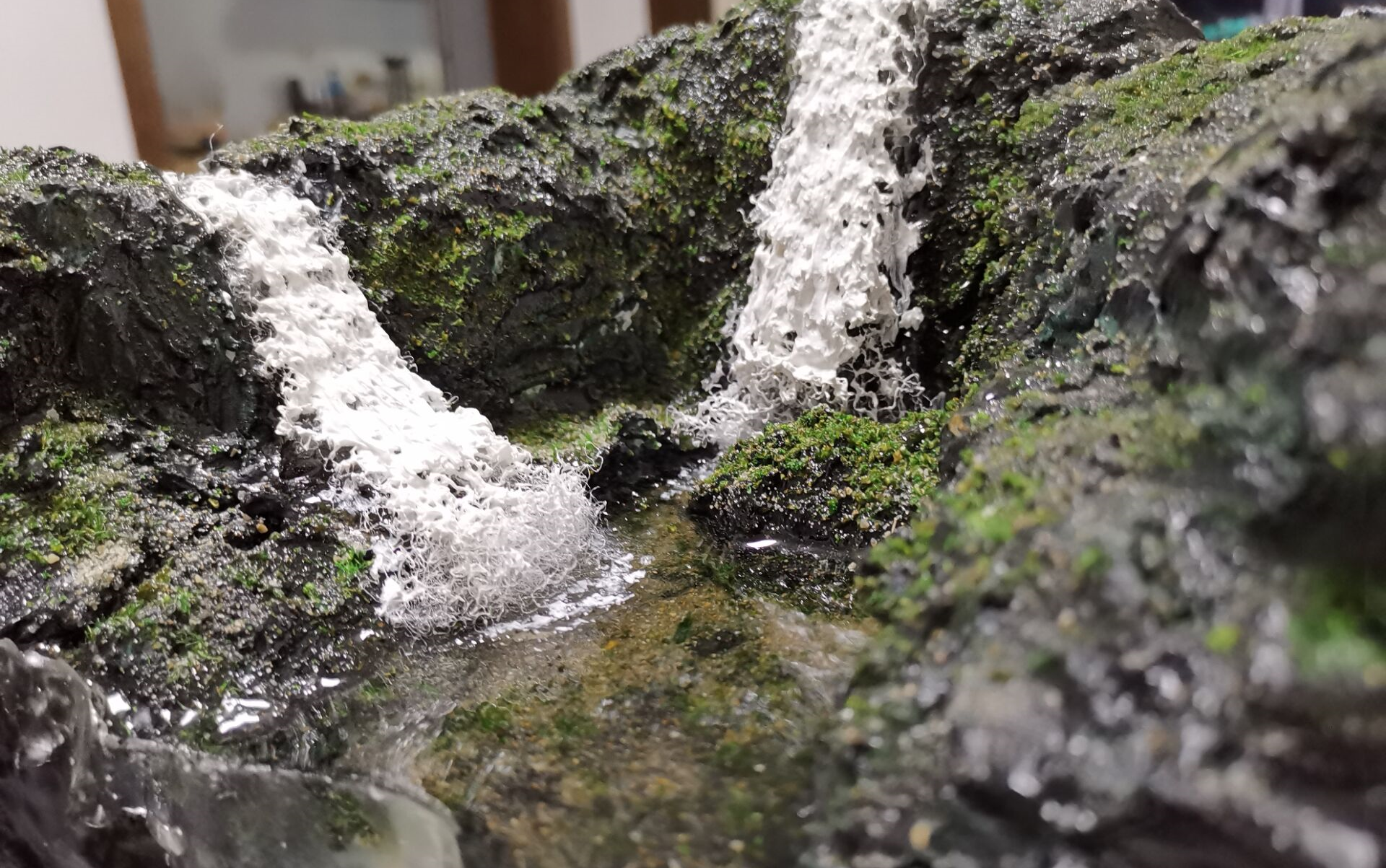 活动作品瀑布微缩景观制作过程