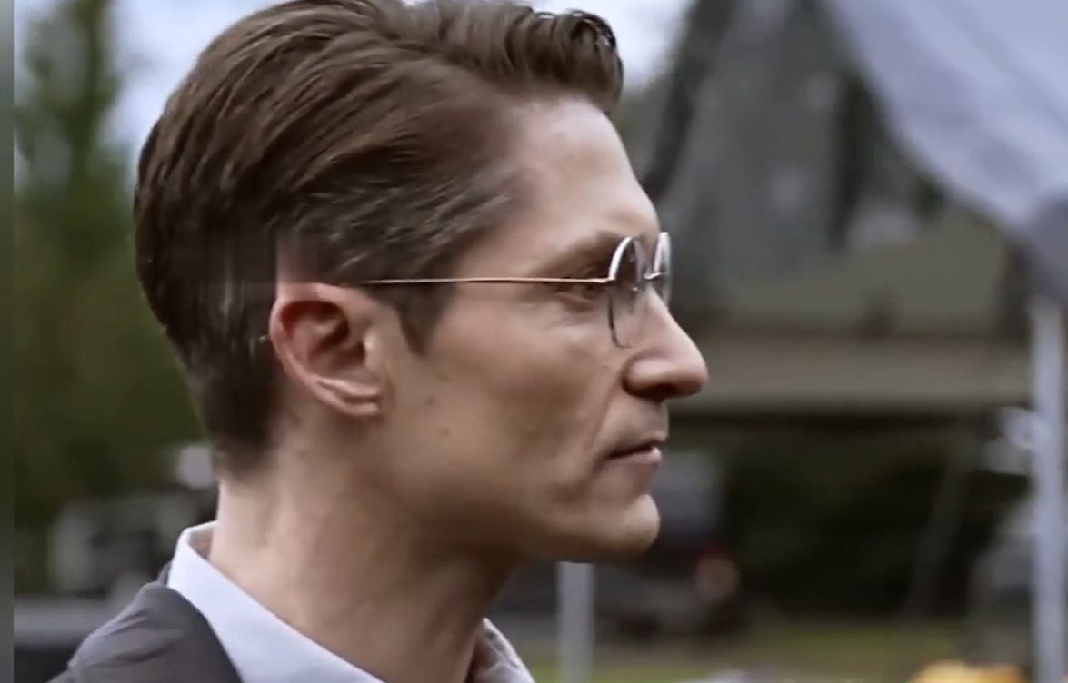 一口气看完美剧:《残骸》