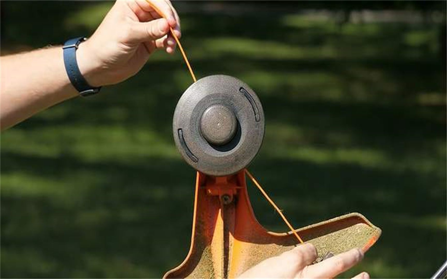 尼龙绳割草机好用吗 扫过之处杂草全除,原理是什么 1