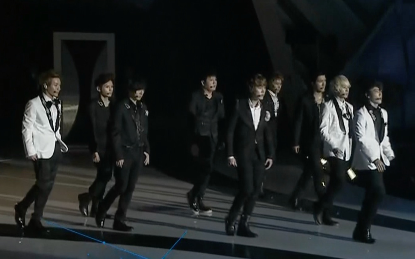 [图]【Live】SuperJunior 2011MAMA「Superman+Mr.Simple+Sorry Sorry」