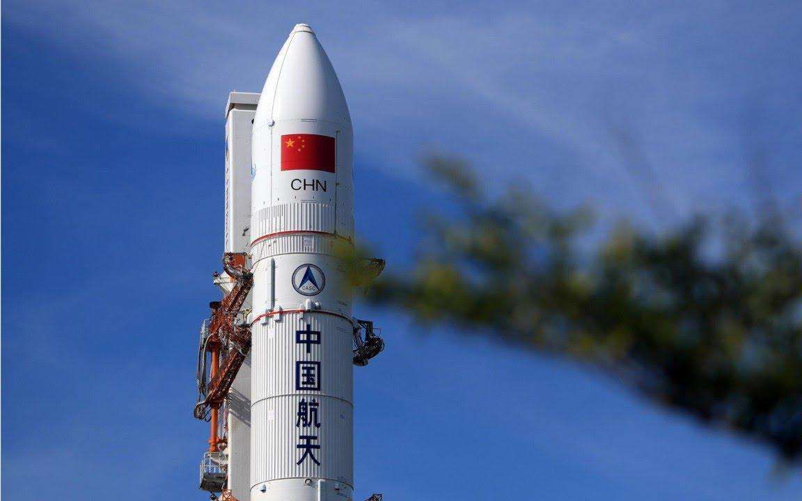 62 高考范围内,如何理解多级火箭的优势?