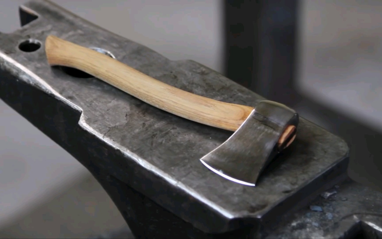 用自制的小锤子制作一个超小,超好看的小斧头_哔哩哔哩 (゜-゜)つロ