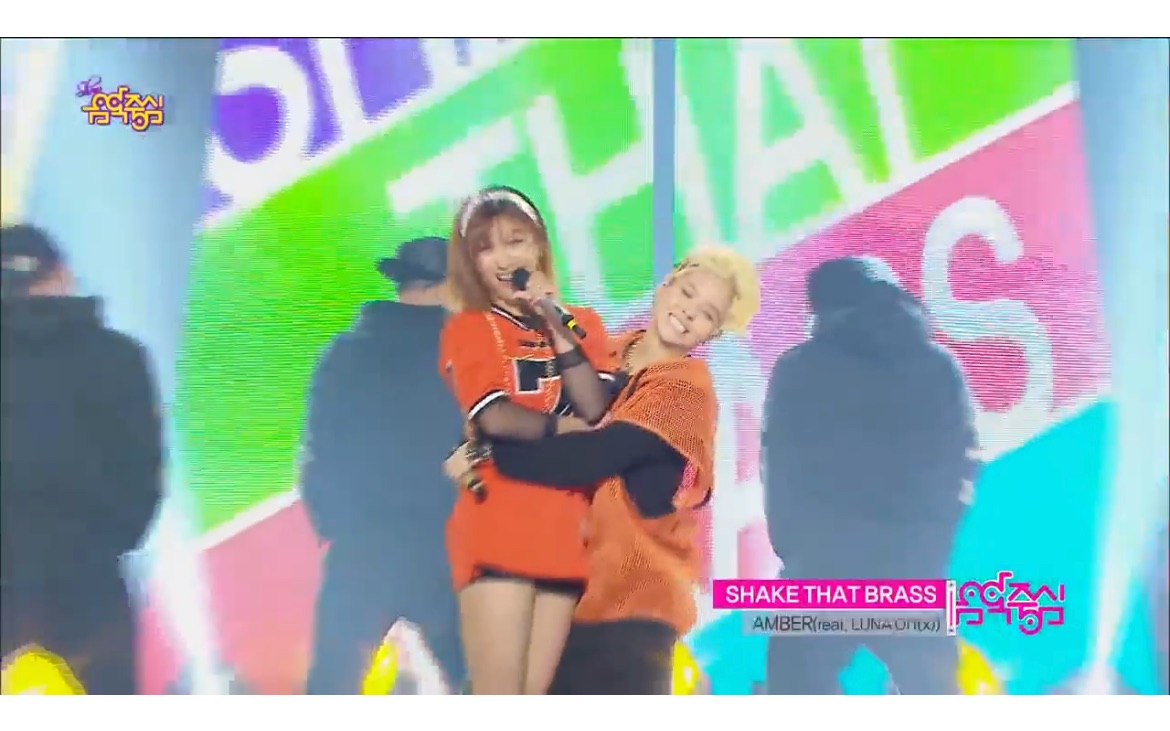 [图]20150221Amber & Luna- Shake That Brass