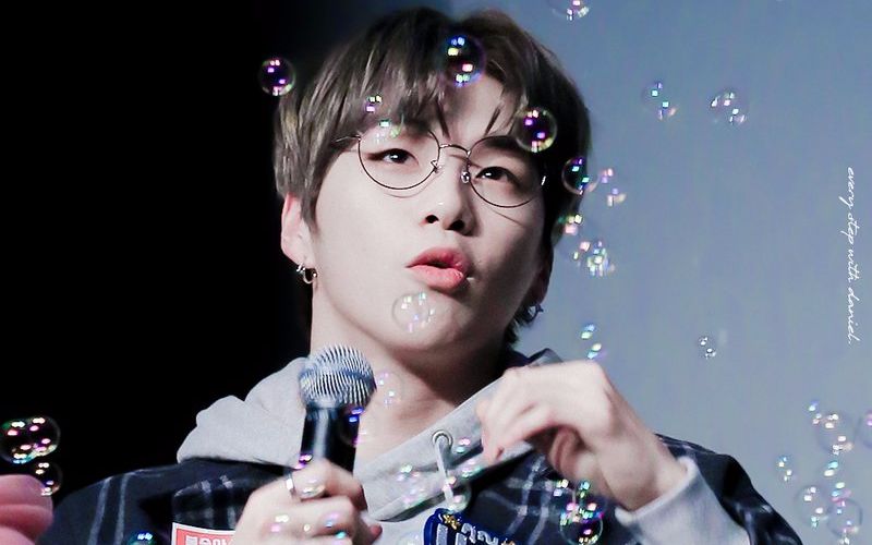 【姜丹尼尔】171118 签售会 见到泡泡兴奋的萨摩丹一只 4k饭拍1则