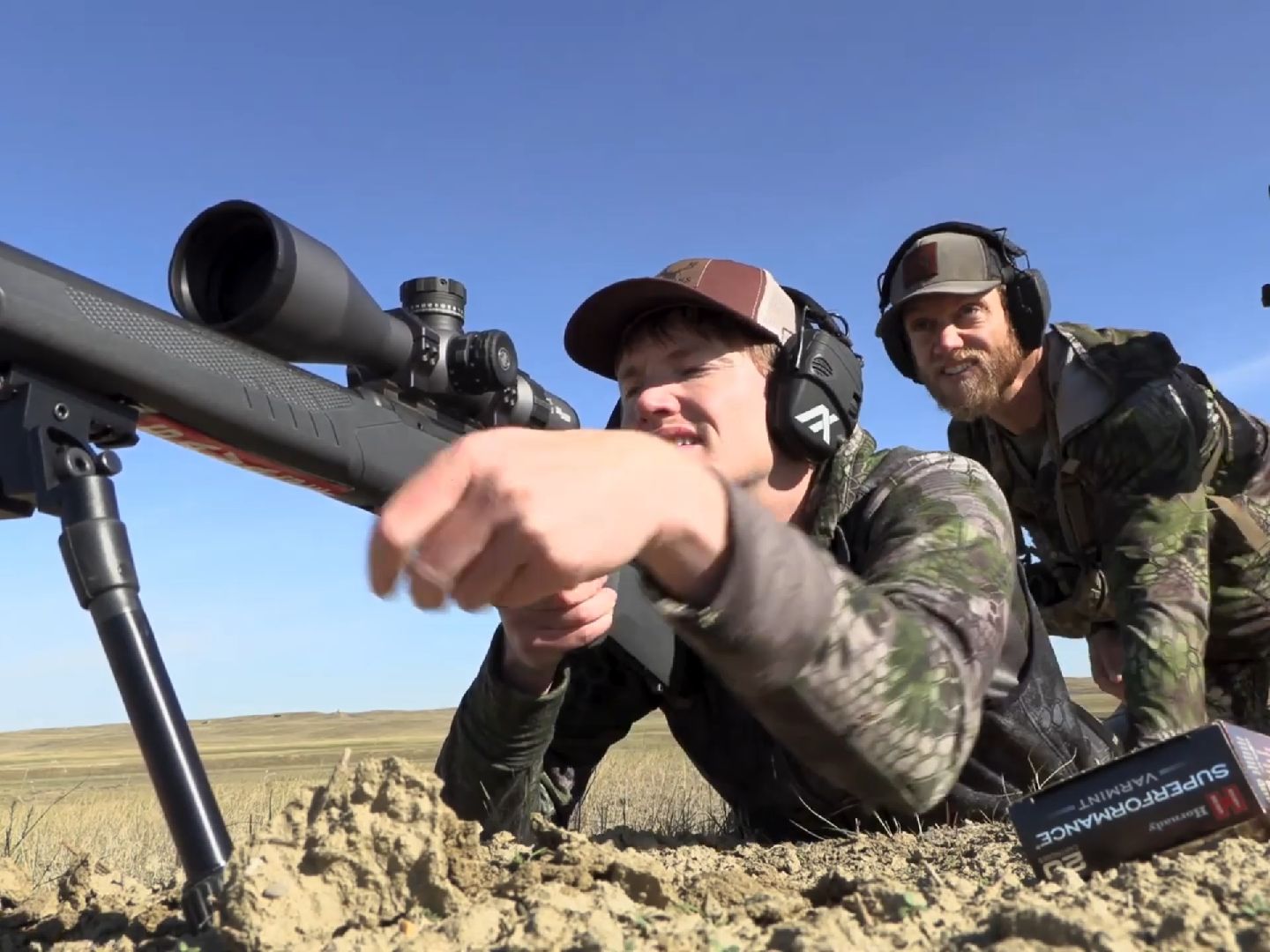 步枪远程狩猎,土拨鼠和草原狼的末日,使用50格令子弹的射击效果