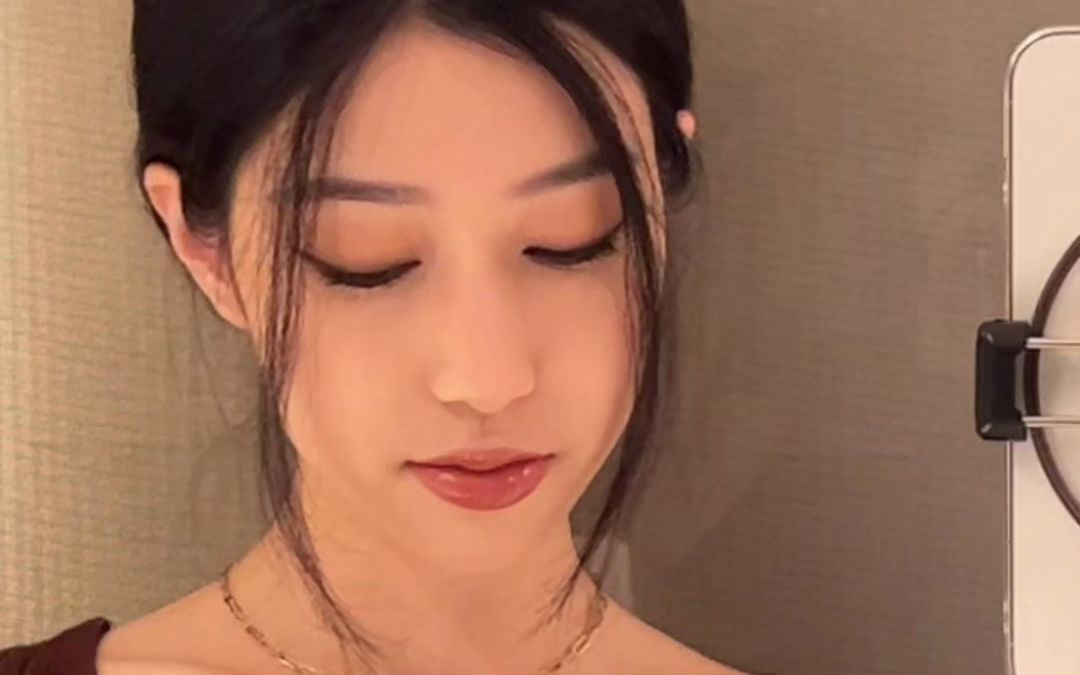 【吴映香】翻唱侯湘婷《秋天别来》哔哩哔哩bilibili