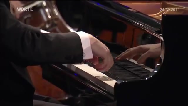 [图]肖邦 e小调第一钢琴协奏曲 作品11 基辛 演奏   Chopin Piano Concerto No. 1 Op.11 Evgeny Kissin