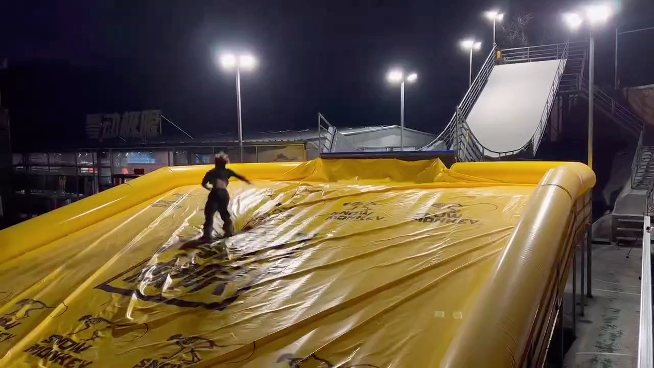 跳台snowmonkey旱雪做自己喜欢做的事爱滑雪