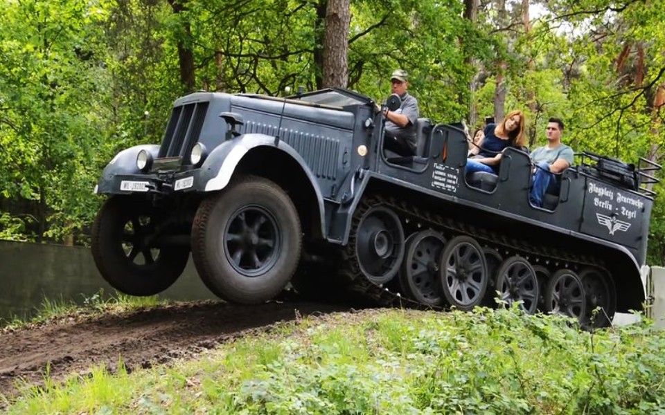二战德国半履带军用卡车,6年生产了12187辆,被称为火炮拖拉机