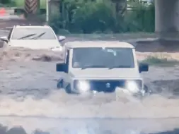 沈阳大暴雨见证了这两台车的实力