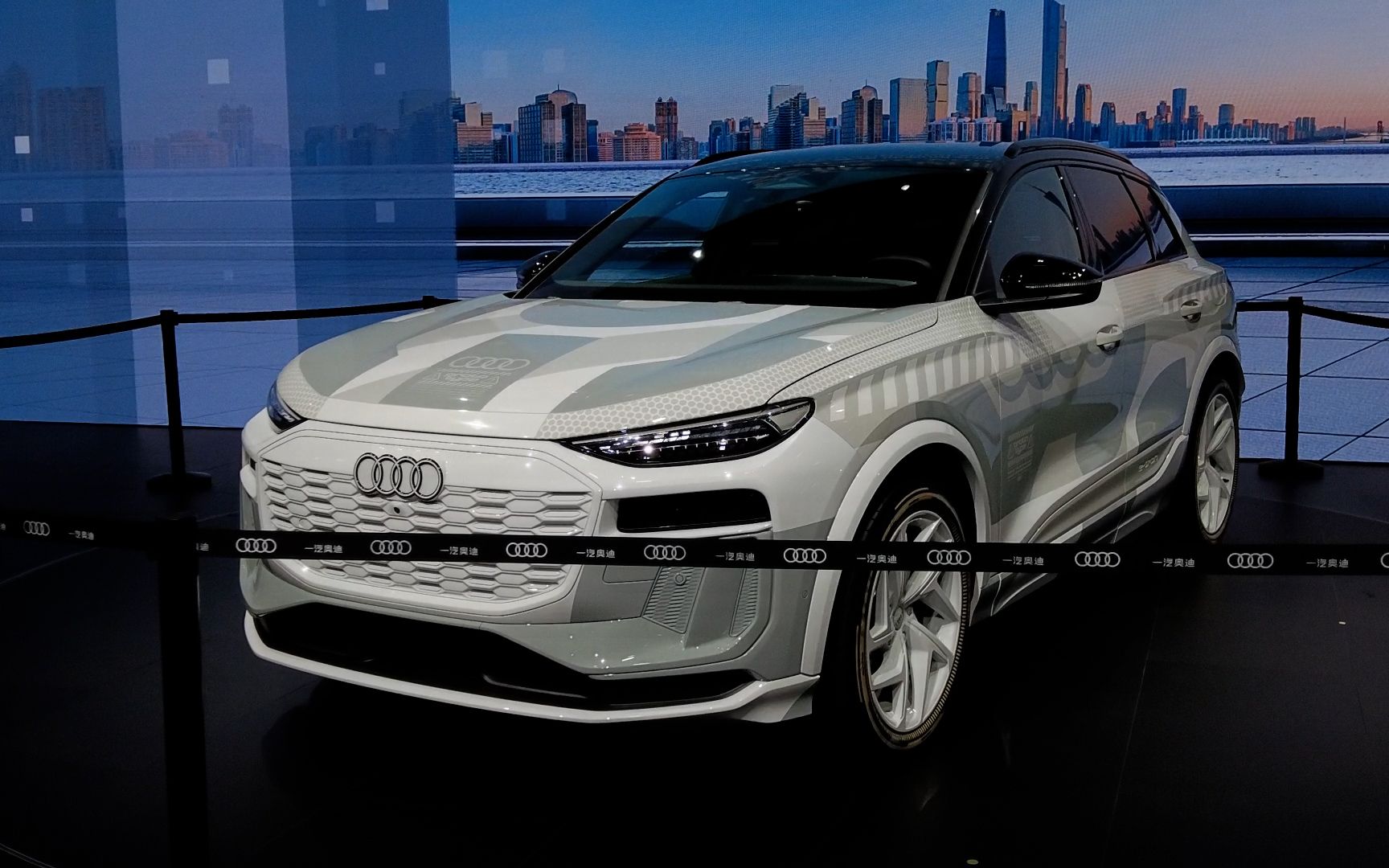 全新ppe平台的首款新车奥迪q6 e-tron亮相车展