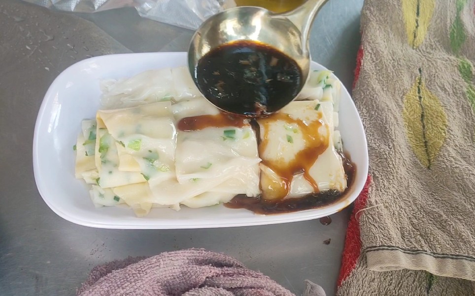 茂名学员来学广东肠粉,三天就学会了,做的鸡蛋肠粉真好吃