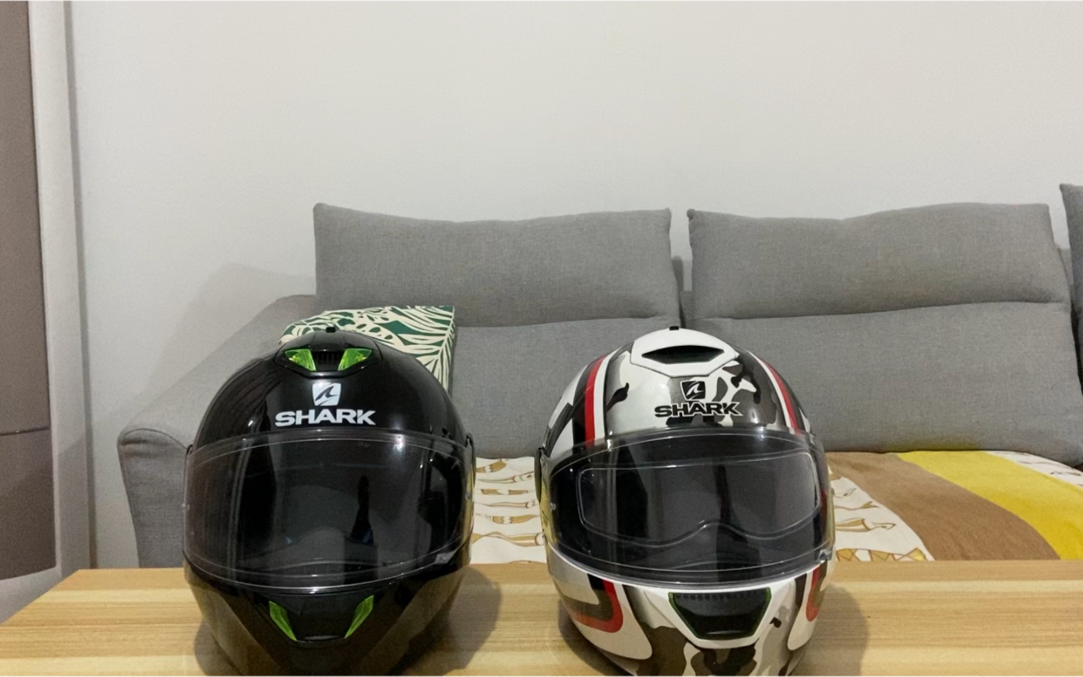 静态展示一下shark的星空头盔 led版 拍摄比较素哈_哔哩哔哩_bilibili