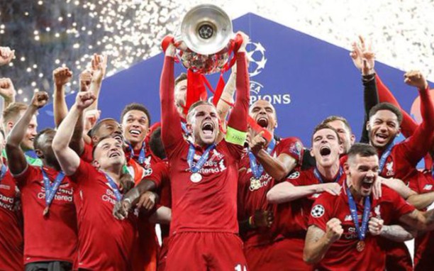 1819赛季冠军时刻