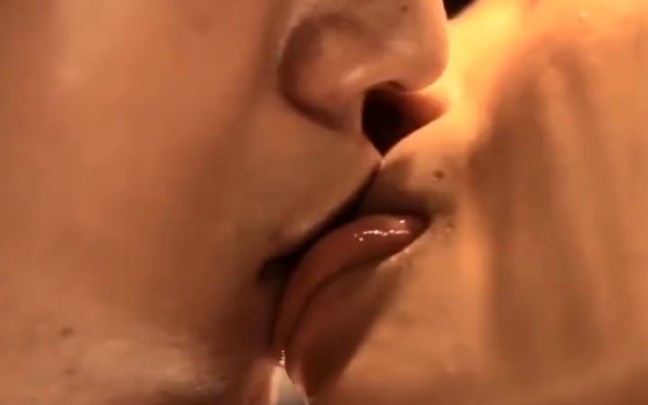 [图]日剧吻戏 诱惑之吻 #影视剪辑 キス×kiss×キス