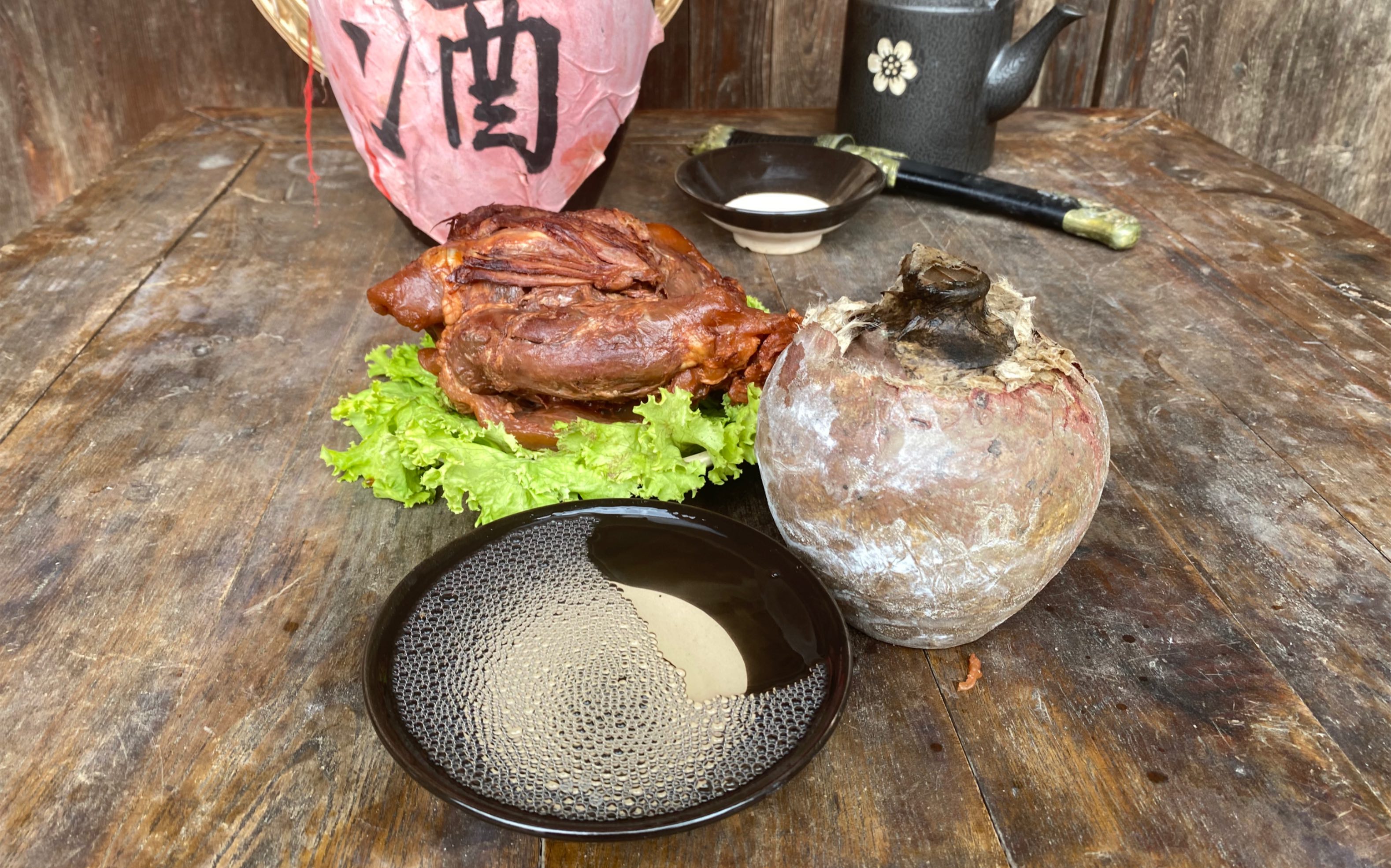 大碗喝老酒,大口吃肘子