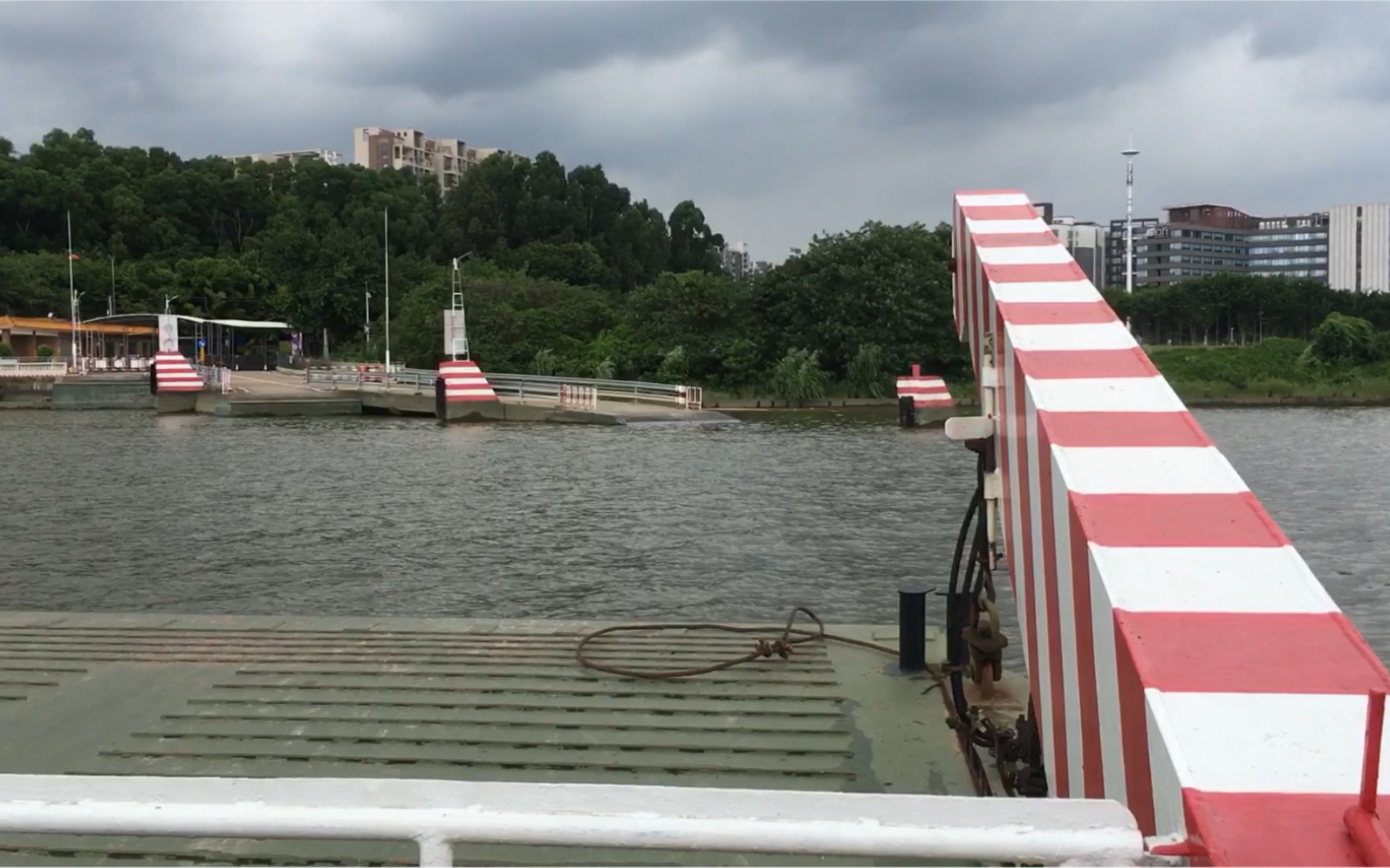 二沙岛骑行途中,新造渡口往大学城轮渡