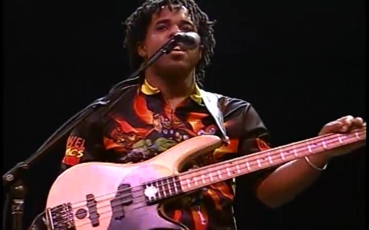 [图]【Victor Wooten】《奇异恩典G大调》Bass Day 98（Amazing Grace in G）贝斯 贝司