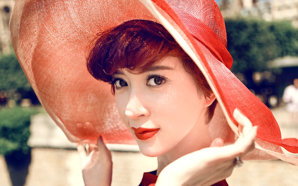 红梅傲雪和东北巧巧