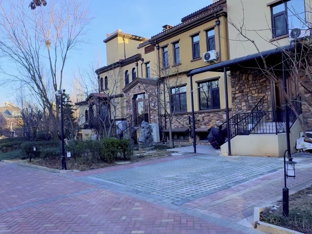 万通龙山逸墅•露台•院子•车位