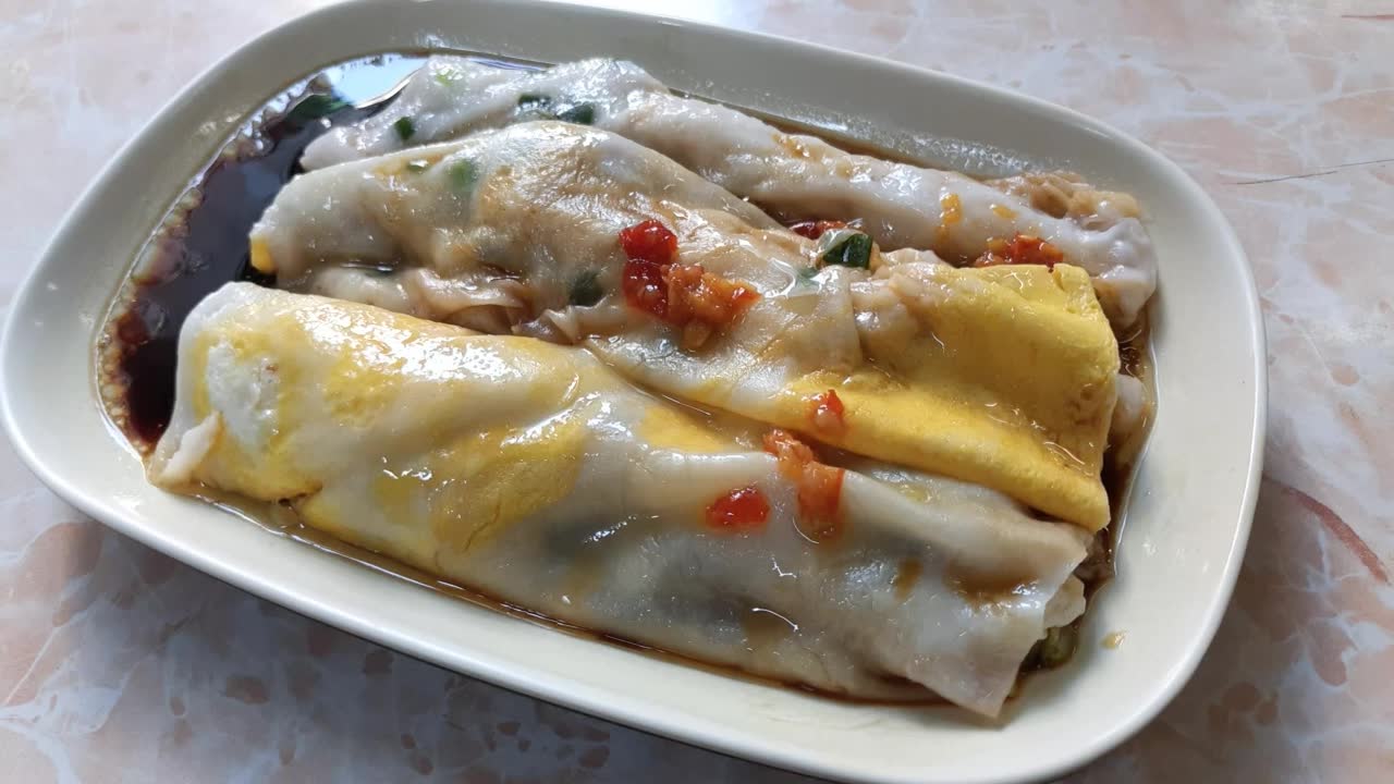 广州,鸳鸯肠粉(牛猪)加蛋8.