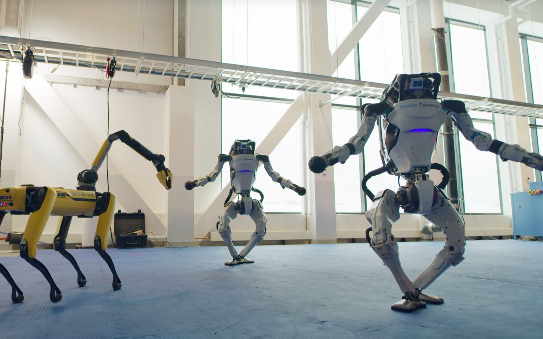 波士顿动力机器人带来一段精美又惊悚的舞蹈