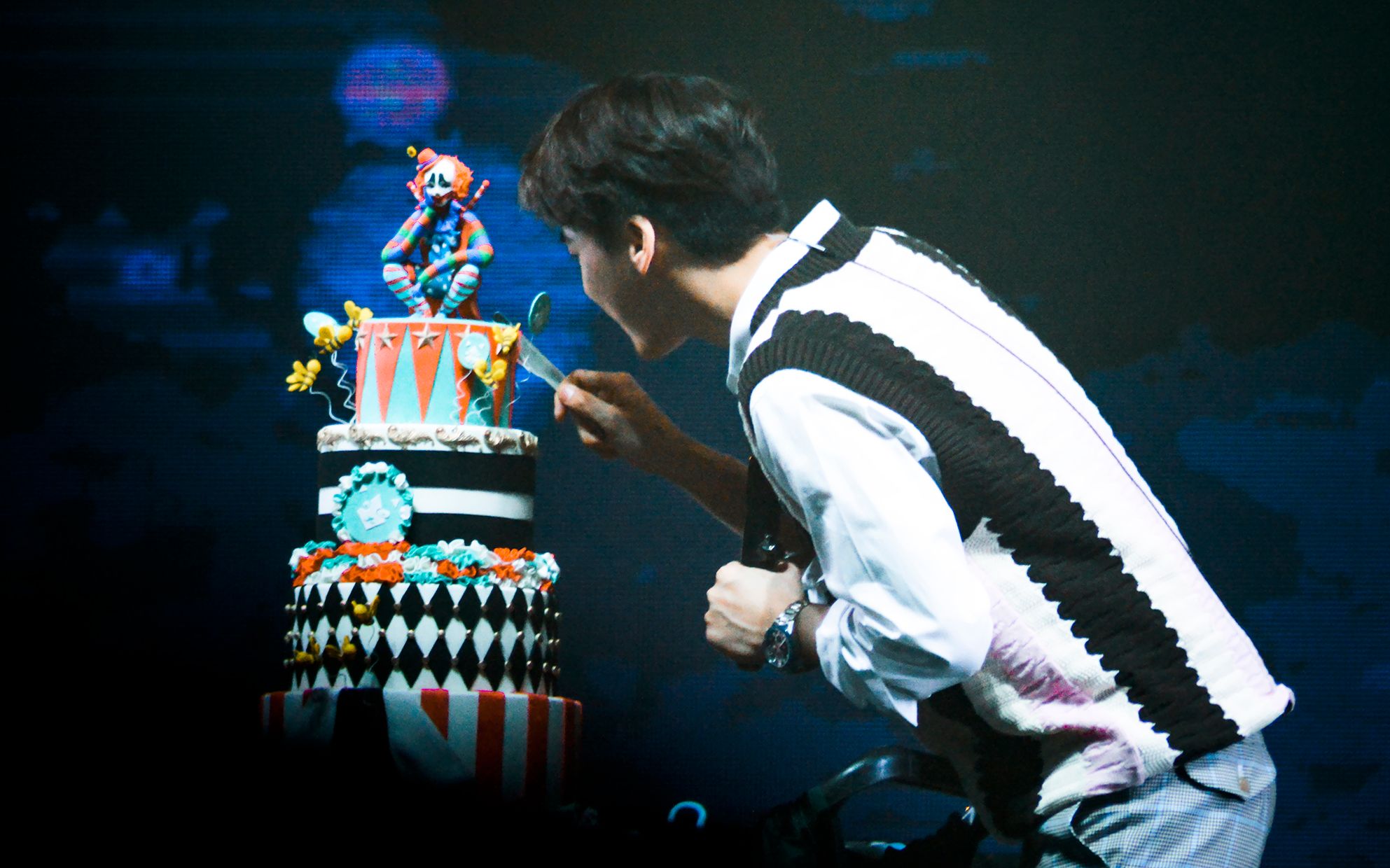 李易峰2018生日会超级可爱饭拍