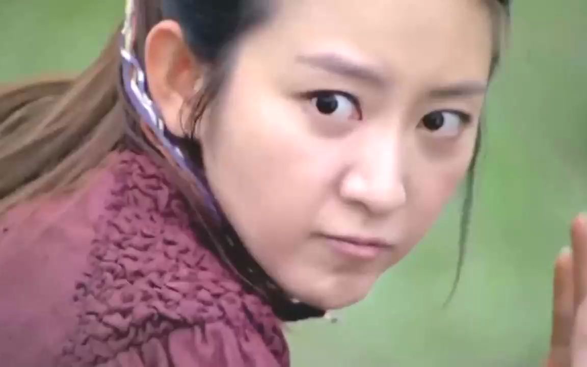 绝世飞刀美女高手,使出飞刀绝技斩杀鬼子,刀刀毙命.太解气了!