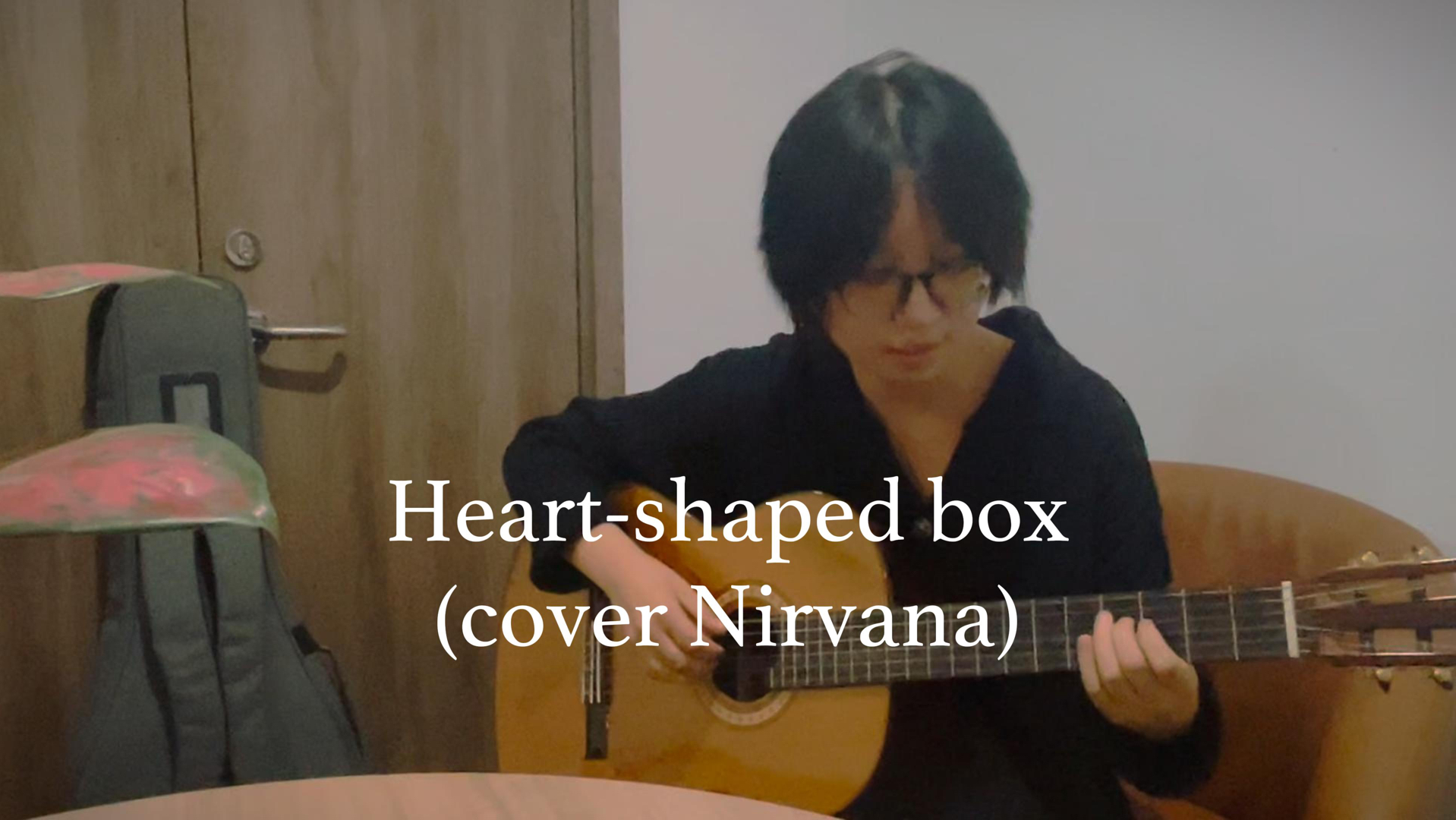 [图]当你在实验室感到疲惫于是在休息区弹起heart-shaped box