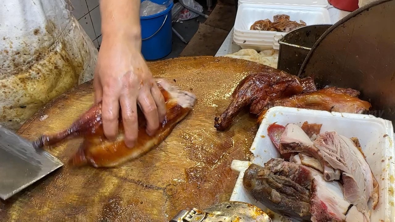 佐敦新强记烧腊 脆卜卜 劲爆汁 热辣烧乳猪烧猪 烧鹅烧鸭皮香肉嫩 好食 油鷄#叉烧 乳鸽皇 香港美食哔哩哔哩bilibili