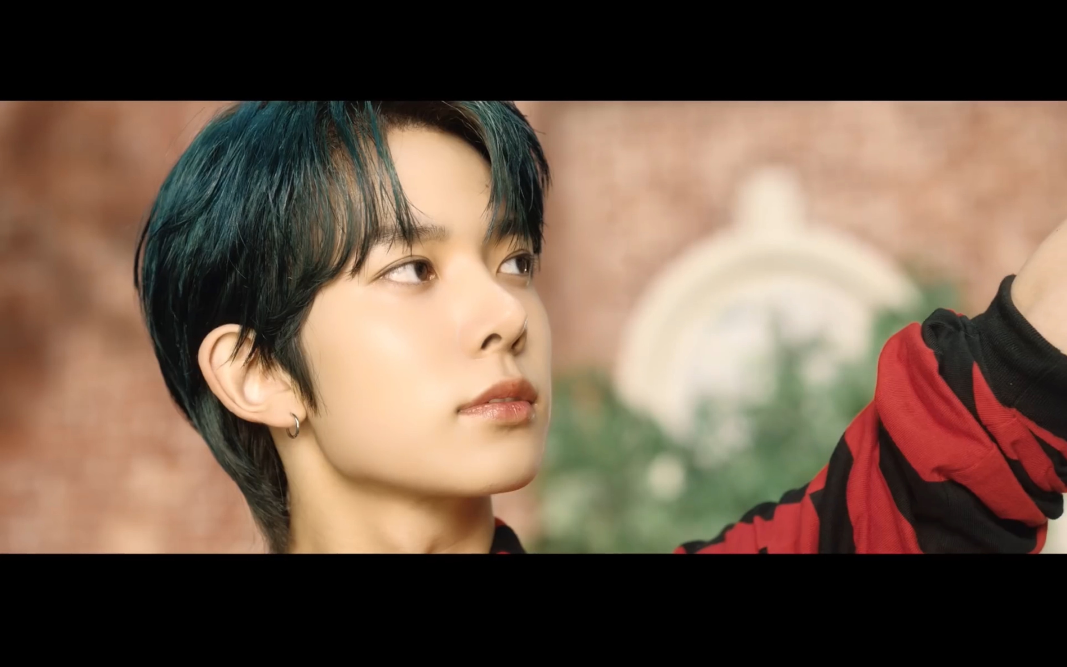 给enhypen的mv加100个莫名其妙的音效