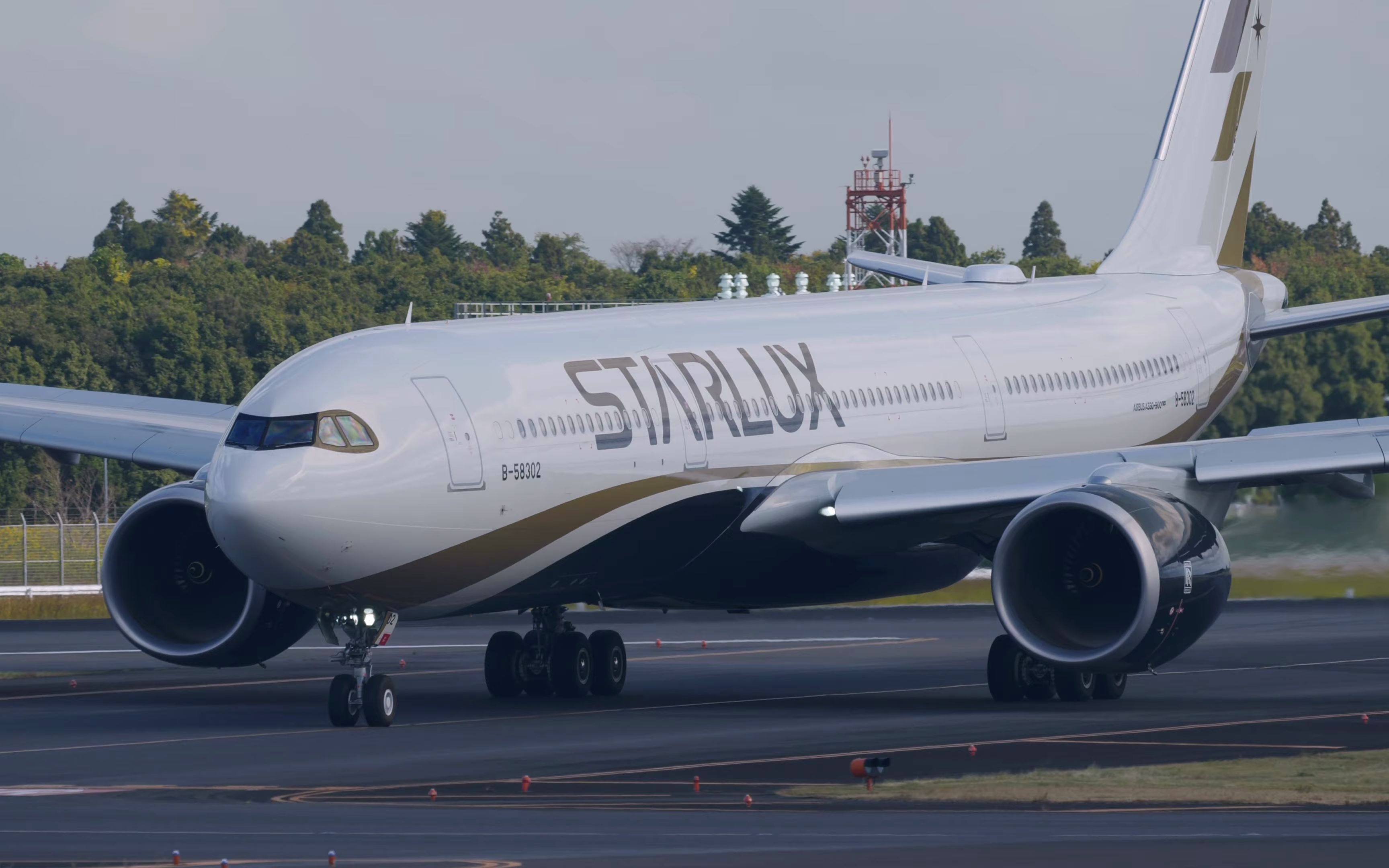 starlux a330neo b-58302|成田空港|4k