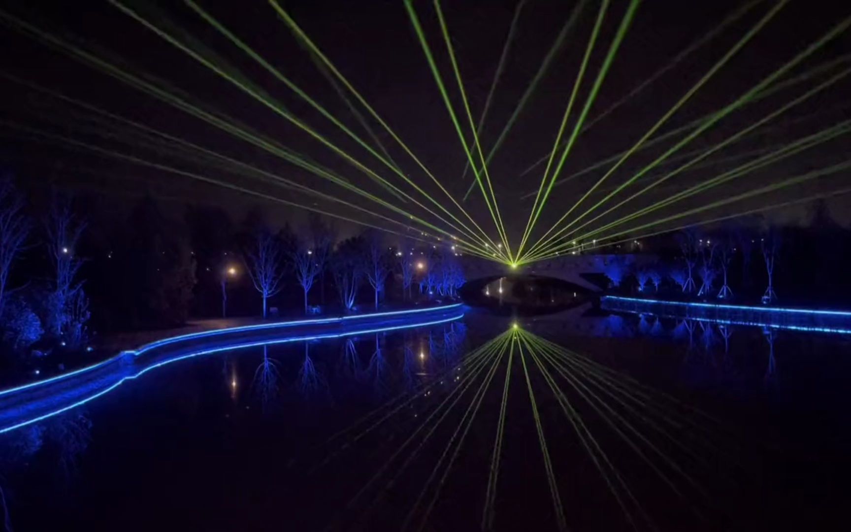 60w防水激光灯配合16台防水光束灯打造农庄灯光秀