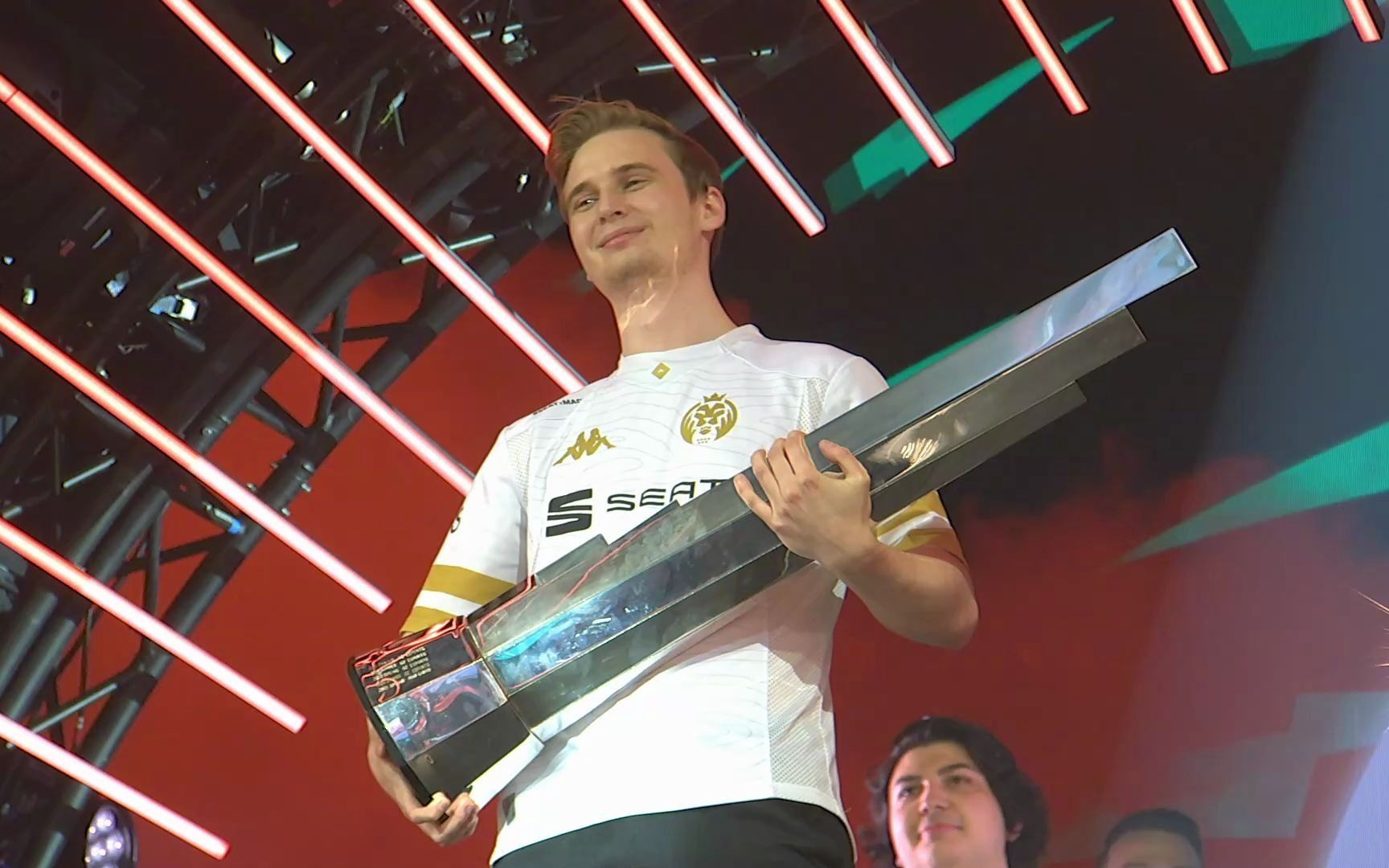 马德里雄狮成功卫冕,humanoid加冕欧洲最强中单_哔哩哔哩bilibili