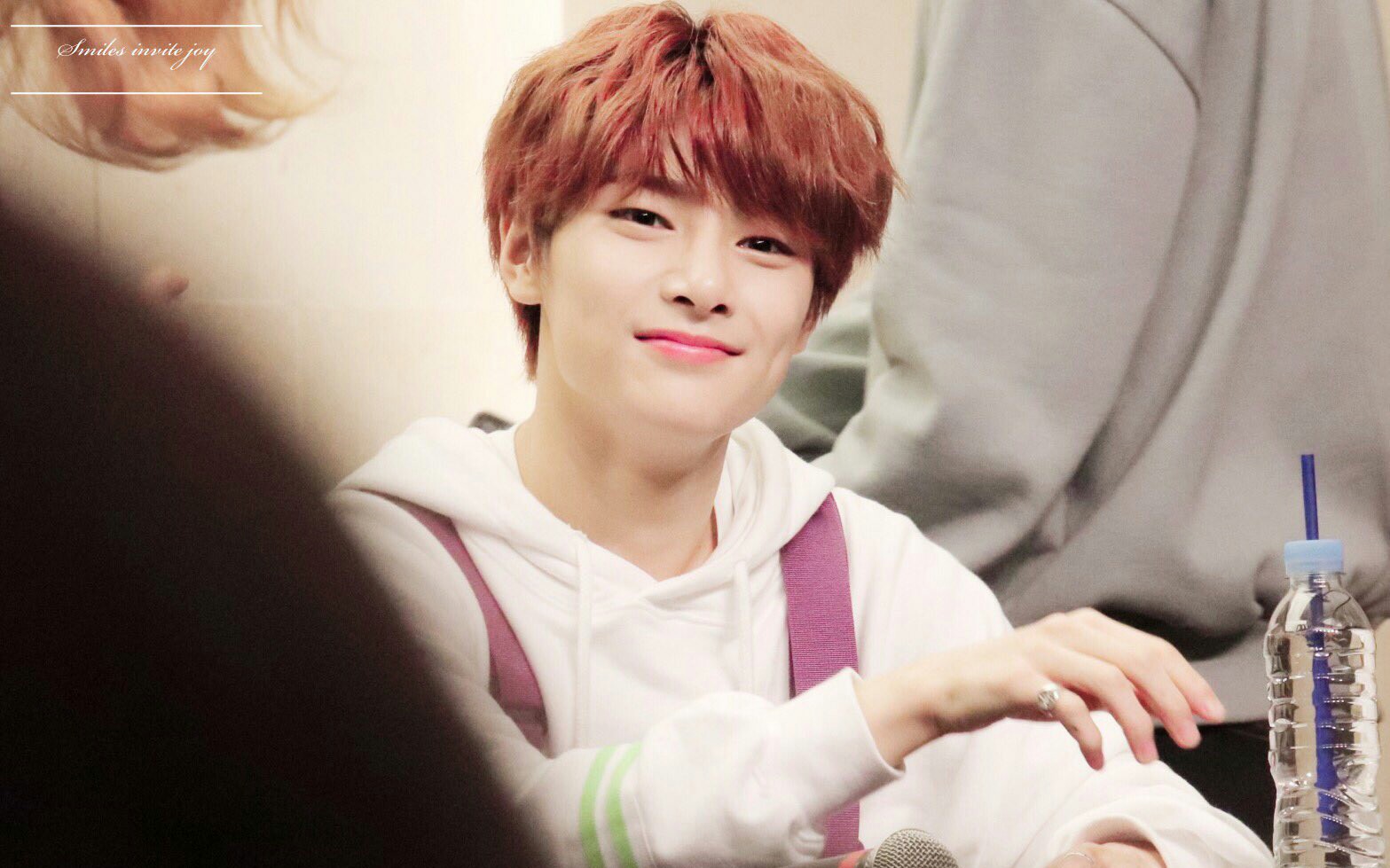 【Stray Kids】【梁精寅】190418上岩签售饭拍视频合集_哔哩哔哩_bilibili