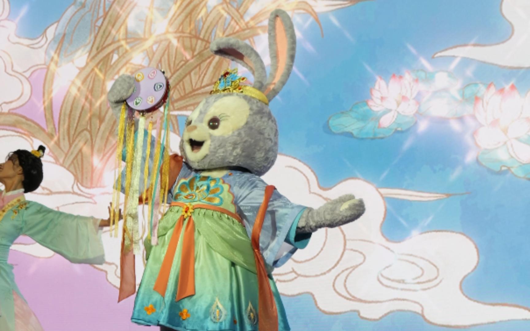 星黛露惊艳亮相!绝美舞蹈配上孔雀华服!