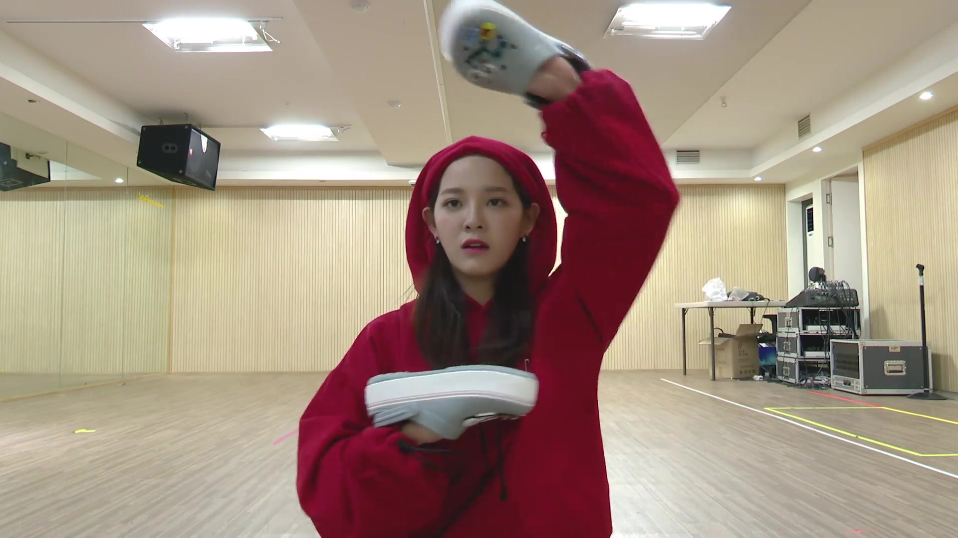 金世正 190410 社群 代言 crocs 纾压怪异舞蹈 1080