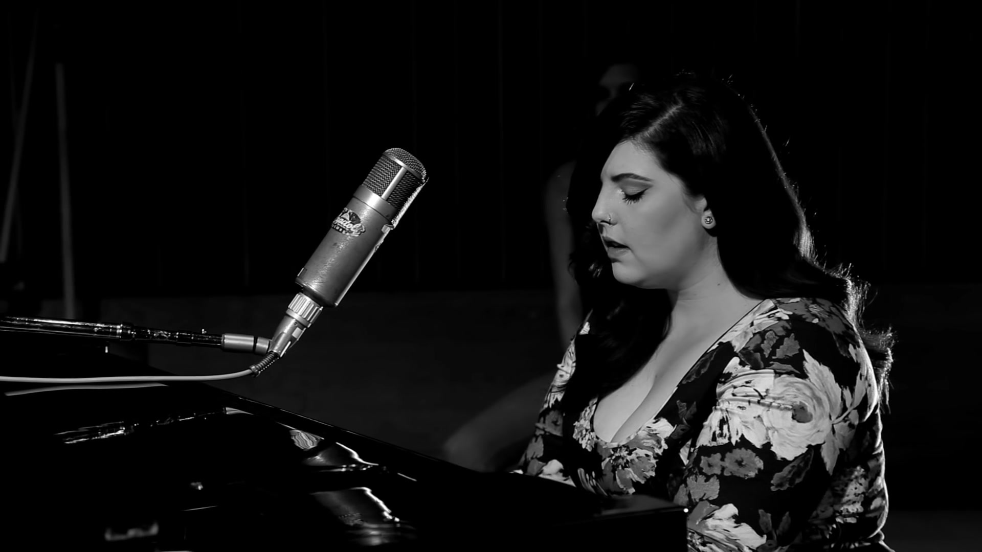 [图]【Mary Lambert 】 When You Sleep (1 Mic 1 Take) (VEVO LIFT)