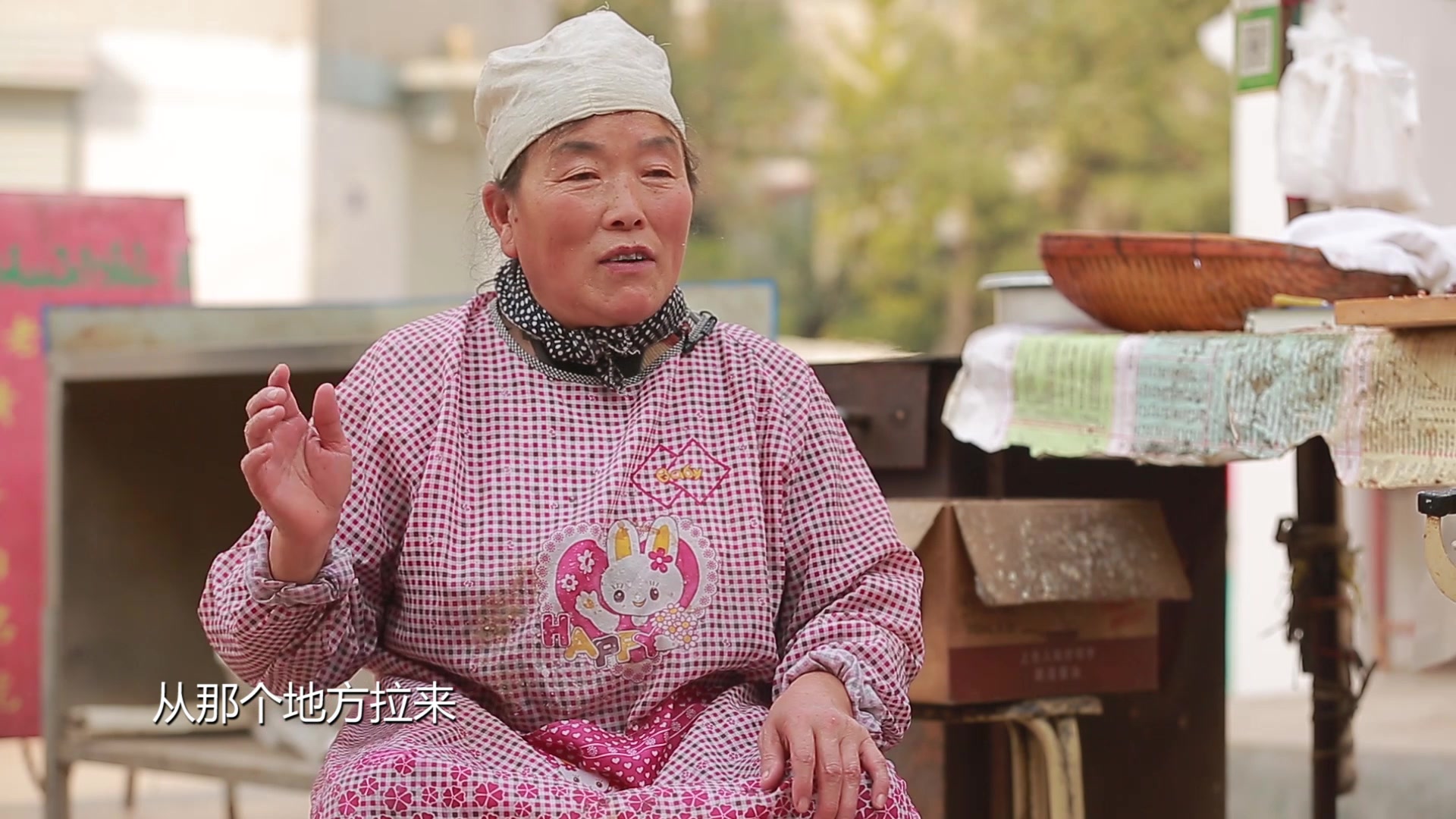 可能是济南最火的小吃——回民小区黄老太烧饼夹牛肉!