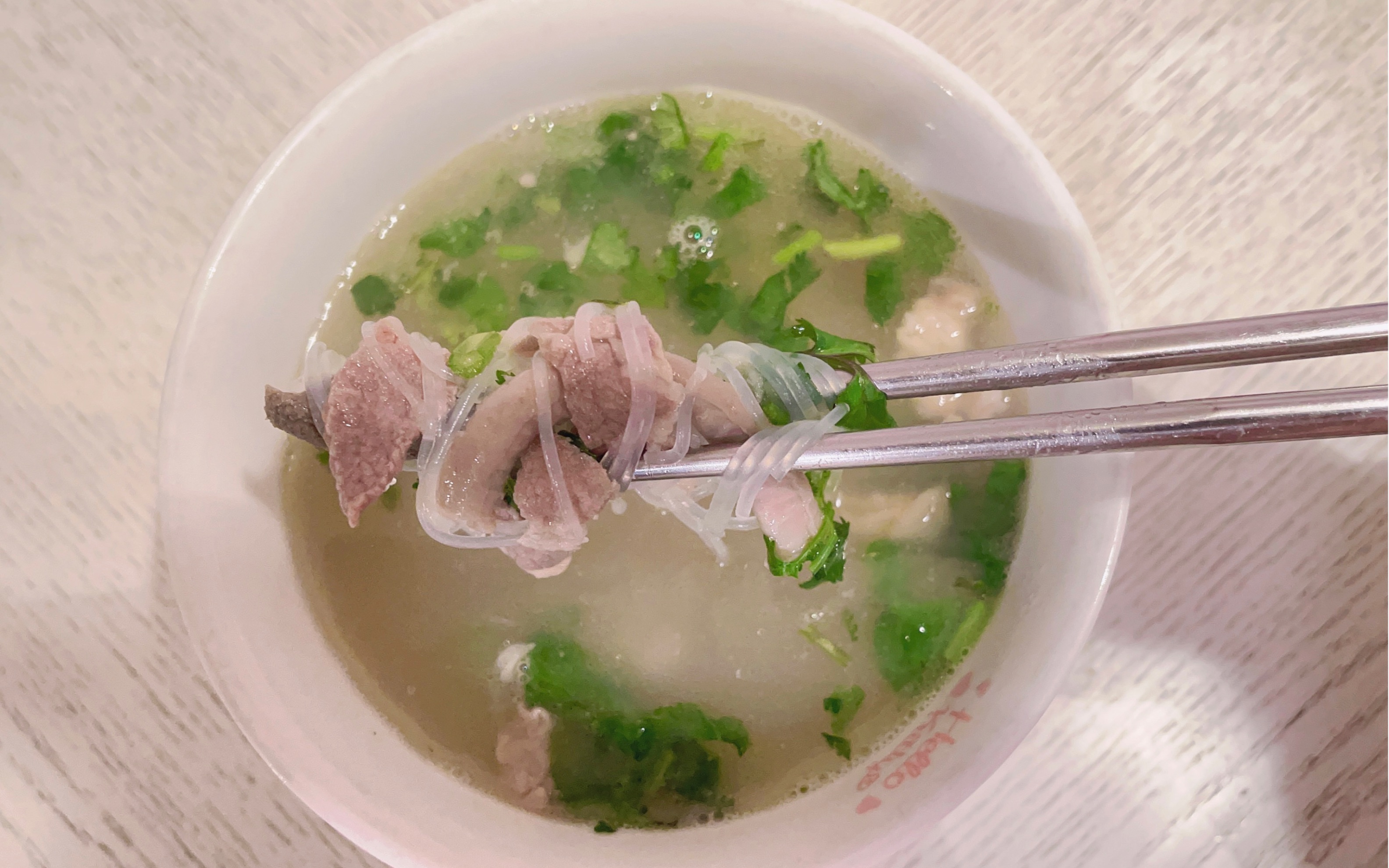 粉丝羊杂汤汤白不腥不膻冬日里来一碗热气腾腾的羊杂汤暖暖胃吧