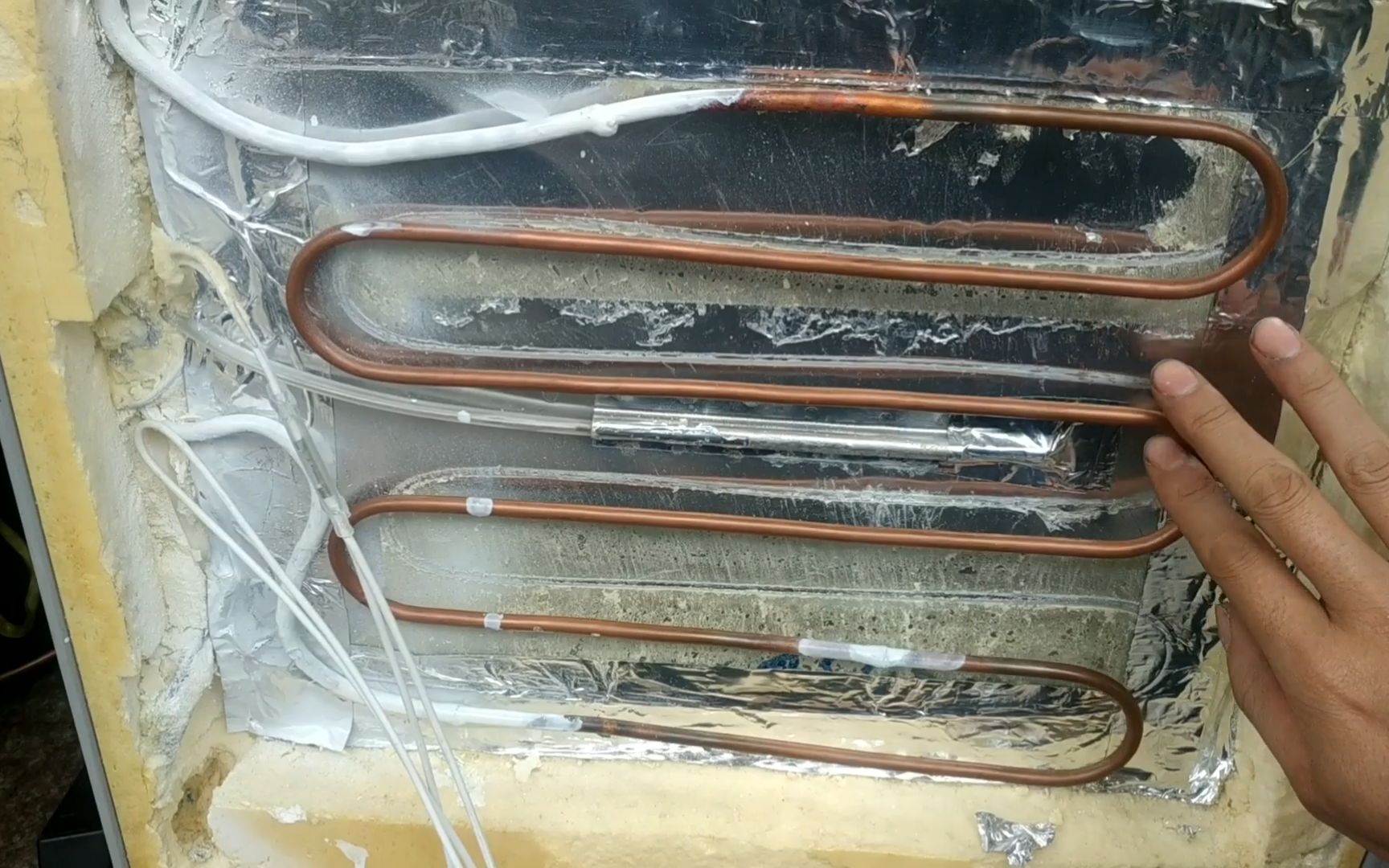 我发现没有用户会问冰箱漏氟该怎么修,看下整个维修过程就知道了_哔哩