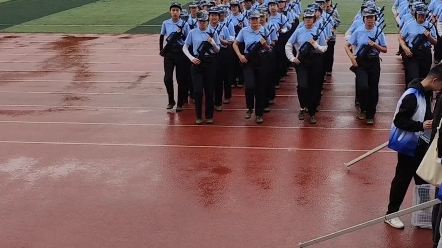 [图]中国地牢大学传奇之冒雨军训