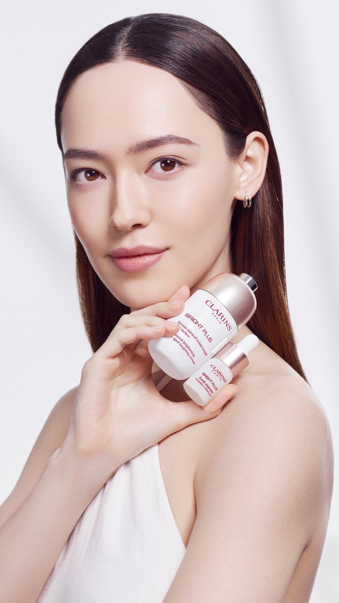 娇韵诗 bright plus 安瓶与精华的搭配使用方法