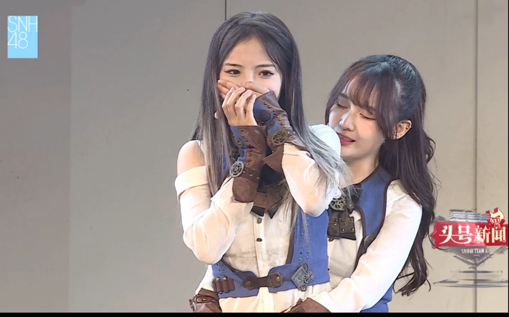 h队mc3玩蒙眼抱人游戏,不知道佳恩老师看了这个mc有何感想