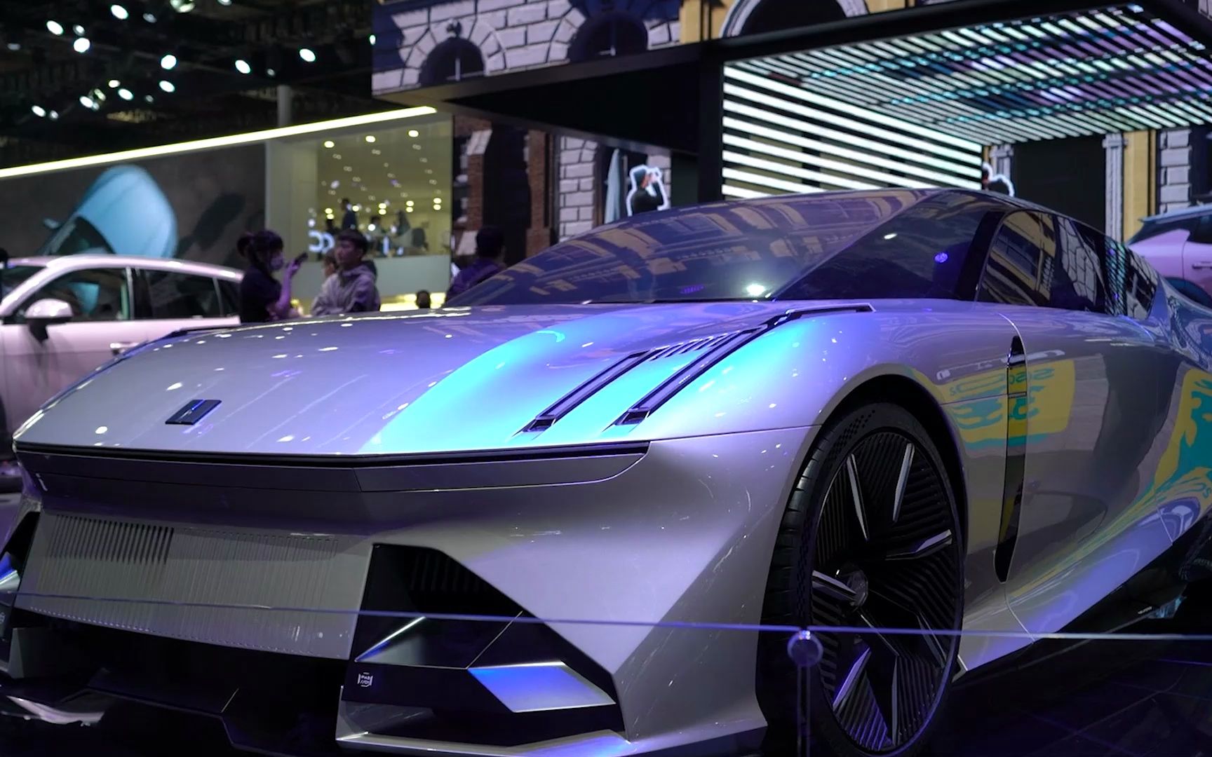 前卫的风格 全新领克the next day概念车