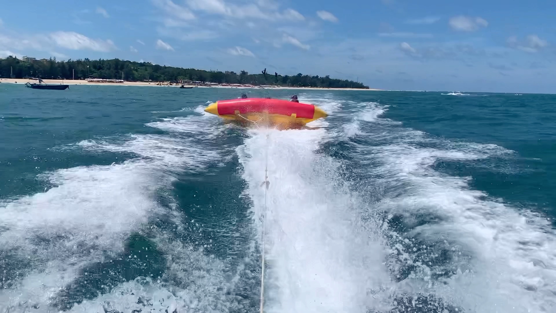 海上飞鱼好好玩哦但是后边加速起来真的差点掉下去p